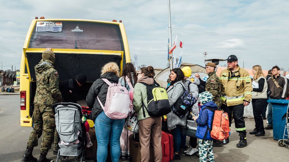 Uchod?cy z Ukrainy na przej?ciu granicznym w Medyce
Fot. Piotr Zagiell/East News,. Medyka, 25.03.2022. Rosyjska inwazja na Ukraine. Sytuacja na polsko-ukrainskim przejsciu medycznym w Medyce, gdzie wciaz naplywaja uchodzcy.
Piotr Zagiell