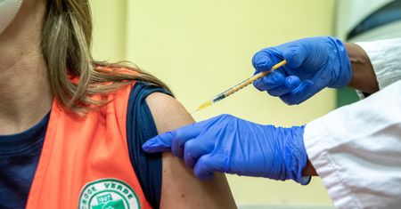 Koronawirus. Francja zaostrza zasady. Obowiązkowy certyfikat sanitarny