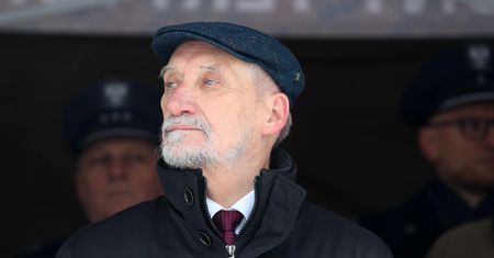 Macierewicz grzmi. Powołuje się na informacje służb ukraińskich