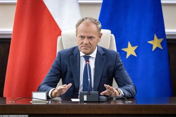 Tusk: żołnierz musi wiedzieć państwo stoi po jego stronie