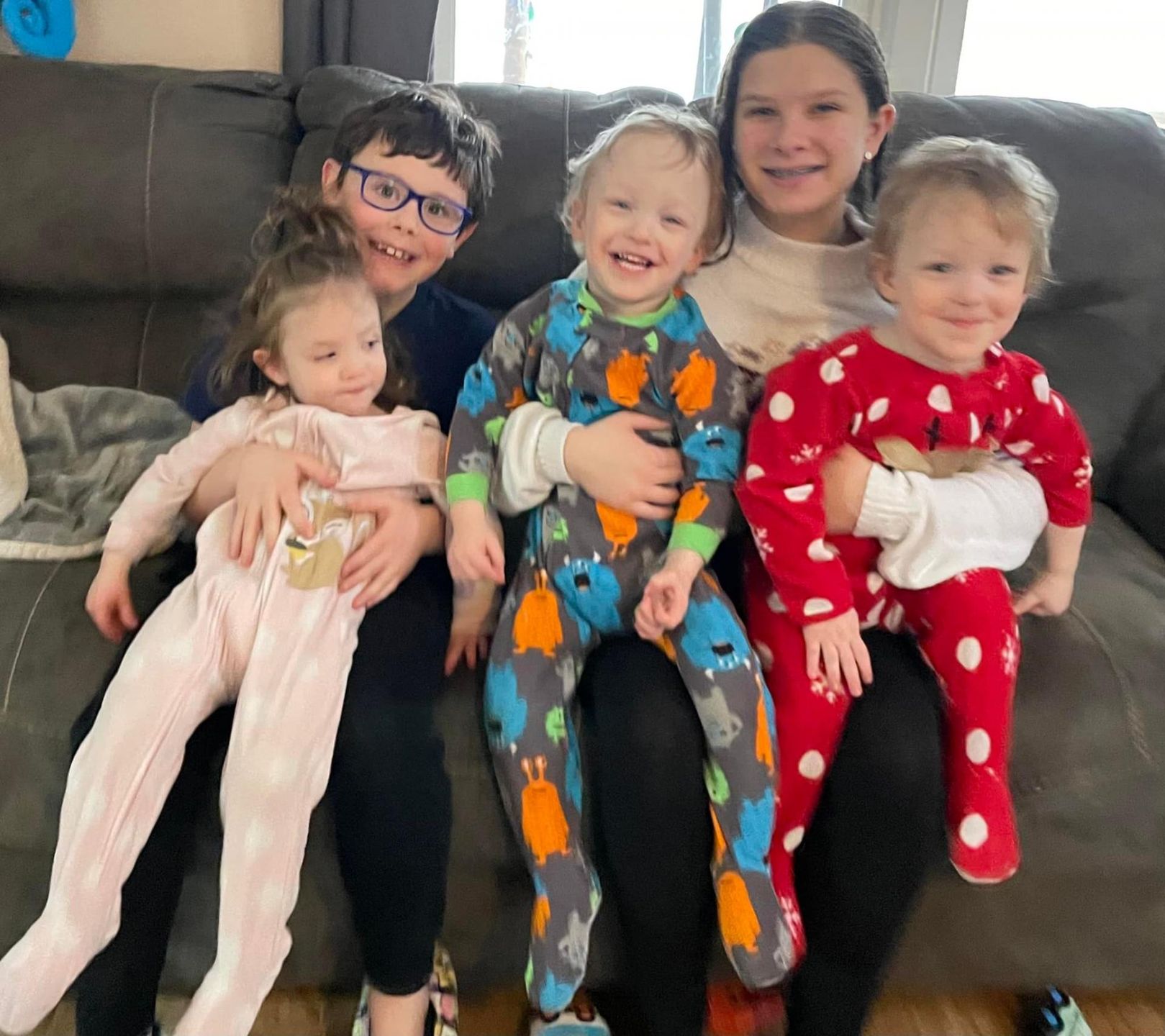 Holden, Navaeh, Rowan, Cian i Declan