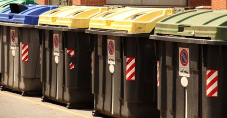 Na zakupy ze śmieciami? Właściciel Lidla wchodzi na polski rynek odpadów
