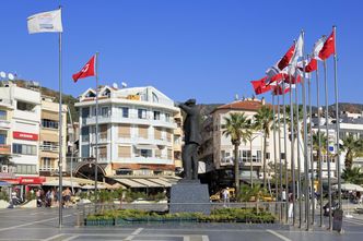 Trzęsienie ziemi w Turcji. Jedna ofiara śmiertelna i kilkadziesiąt osób rannych