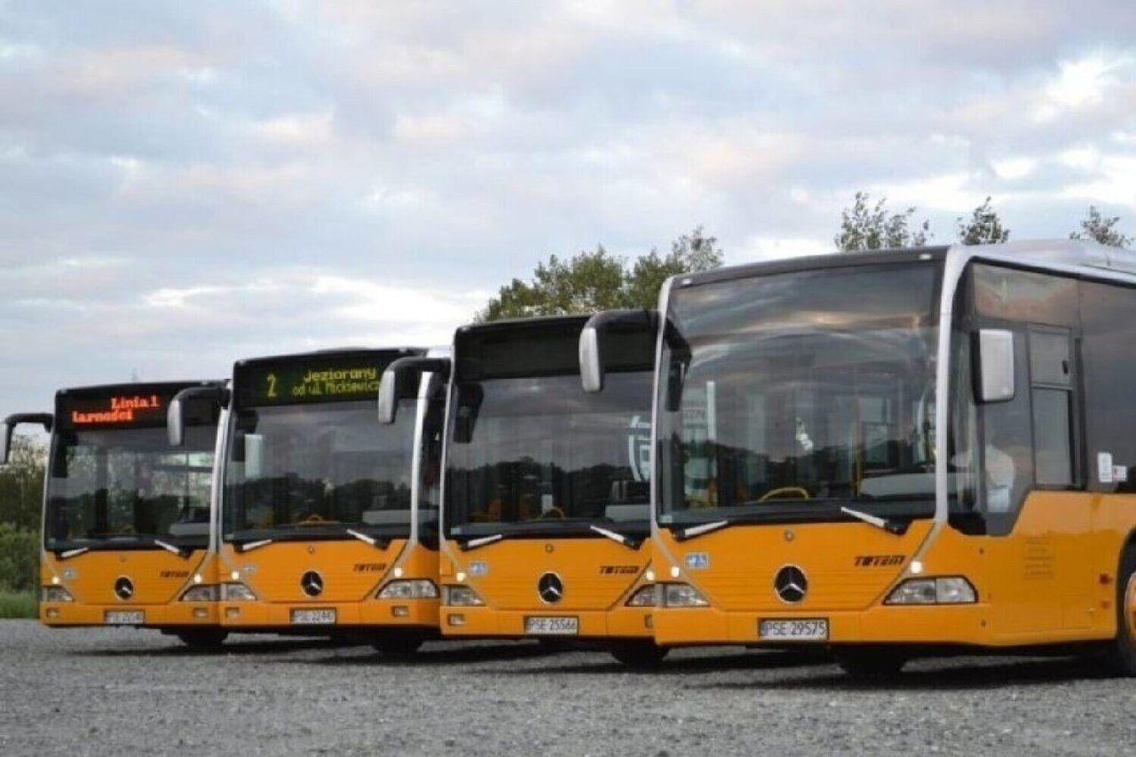 Komunikacja Miejska w Śremie we Wszystkich Świętych. Na ulice wyjadą dodatkowe autobusy. Warto sprawdzić rozkład jazdy