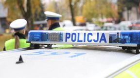 Rzucili w ochronę koszem na śmieci. Policja zatrzymała kiboli