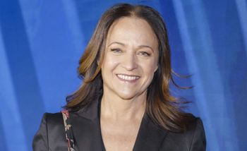 Postawiła na minimalistyczną elegancję. Kolor to nie przypadek