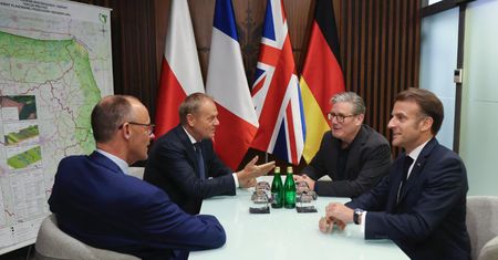 Nagłe spotkanie w Rzeszowie. Tusk z wymownym zdjęciem