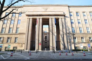 Zadaniowy czas pracy dla nauczycieli. Gorąca atmosfera po spotkaniu w MEN