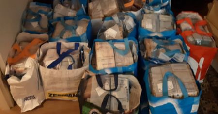 Holandia. Policjanci znaleźli ukryty pokój, a w środku 12 milionów euro