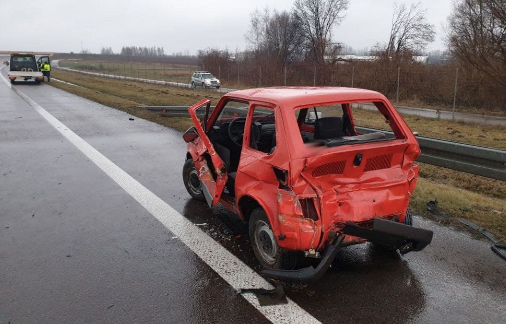 Wypadek na S17. Fanom klasyków pękną serca