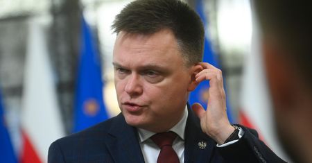 Subwencja dla PiS. Szymon Hołownia radzi ministrowi finansów