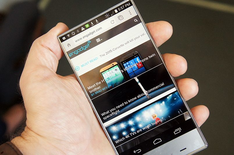 Sharp Aquos Crystal: niemal bez ramek za to z głośnikiem w wyświetlaczu