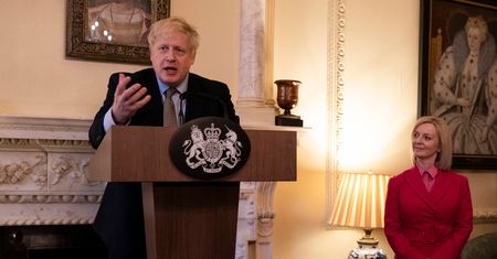 Szybki koniec Liz Truss. Boris Johnson ma szanse wrócić?