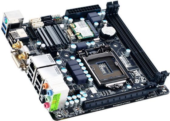 GIgabyte H77N-WIFI płyta główna zdjęcie widok z boku