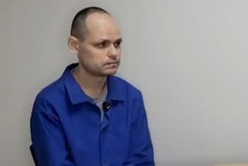 Brutalne tortury Rosjan. Ćwiczą ciosy nożem w serce
