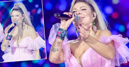 Sylwester 2022 TVP. Magda Narożna na scenie w sukience od innej wokalistki disco polo. Co za historia!