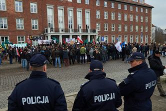 Ruch Narodowy protestuje w całej Polsce. Przeciwko...
