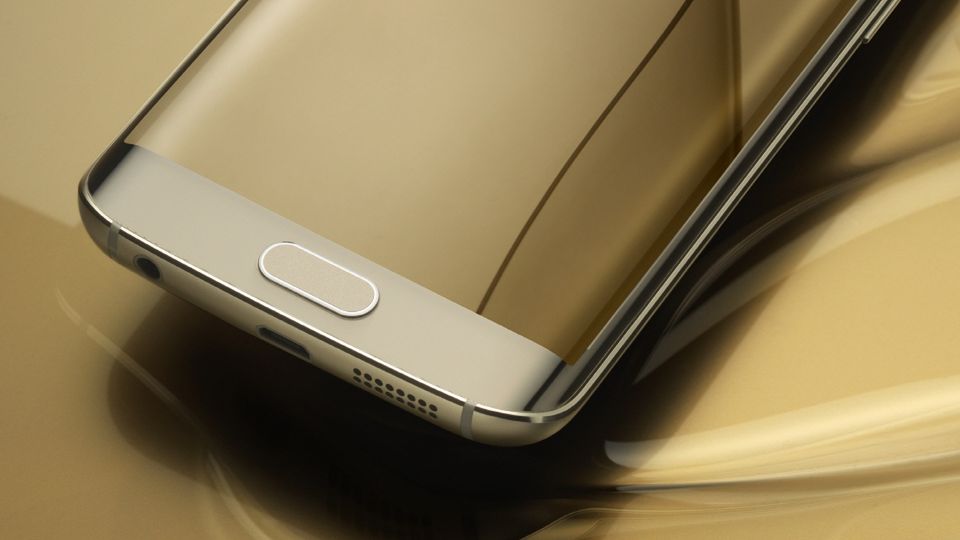 HTC 11 - pierwsze przecieki. Będzie miał zakrzywiony ekran? 1