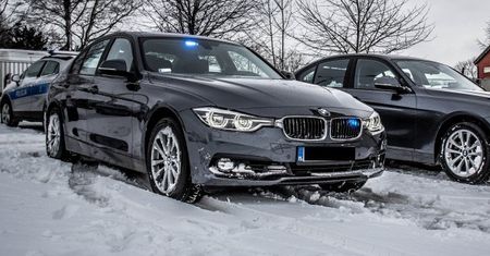 Policja poluje nieoznakowanymi bmw na jadących lewym pasem? Nic podobnego