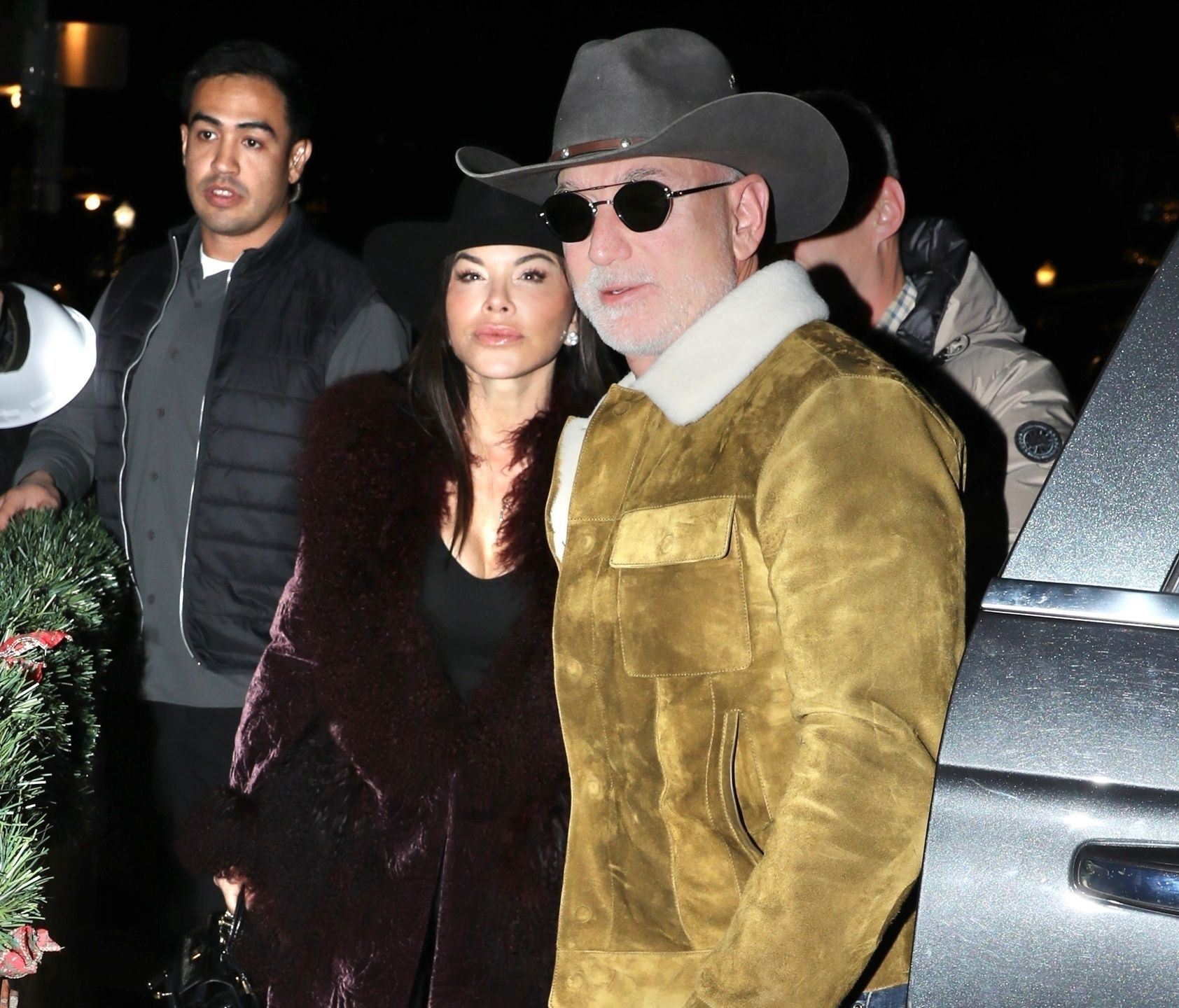Jeff Bezos and Lauren Sánchez Bezos make a stop at Kemo Sabe in Aspen
@NIKOTYLER / BACKGRID / Backgrid USA / Forum
Jeff Bezos, Lauren Sánchez Bezos, Aspen, Kemo Sabe, Shopping, Celebrity Couple, Western Boutique, Mountain Town, Galliano, Vintage Coat