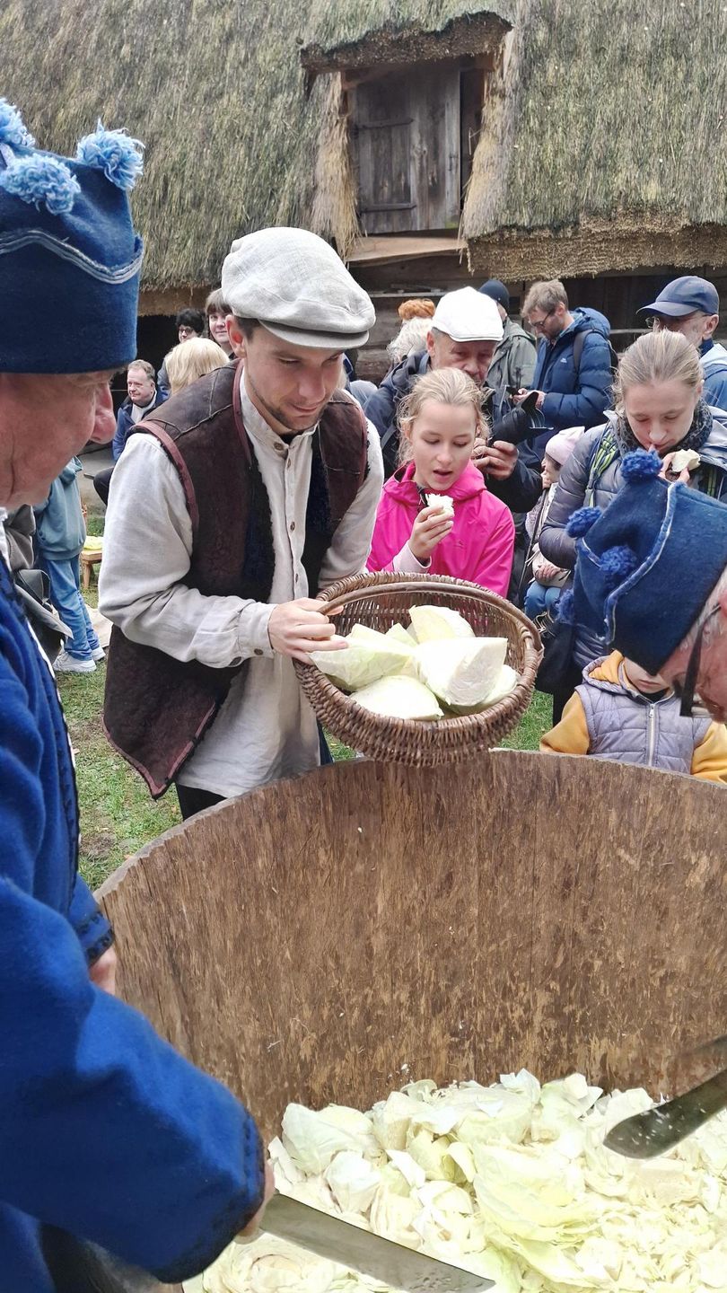 Jak wyglądało kiszenie kapusty 100 lat temu?