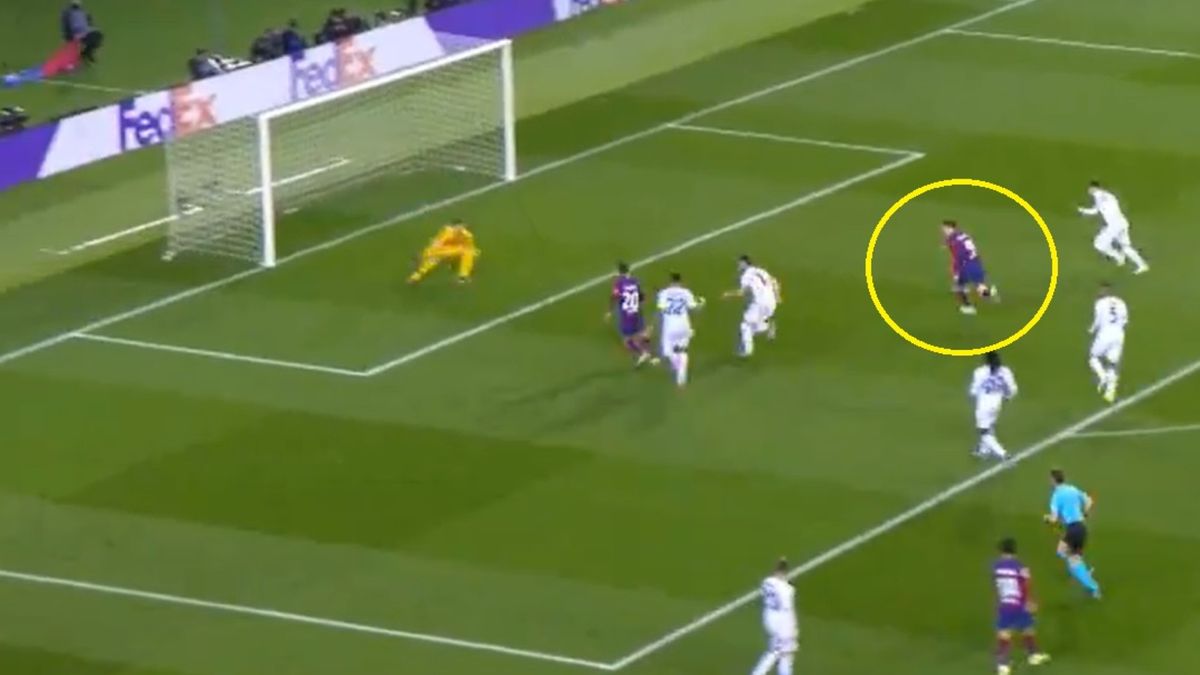 Twitter / Polsat Sport / Na zdjęciu: akcja zakończona golem Lewandowskiego