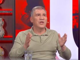 Komentuje wychodzenie do hymnu Niemiec