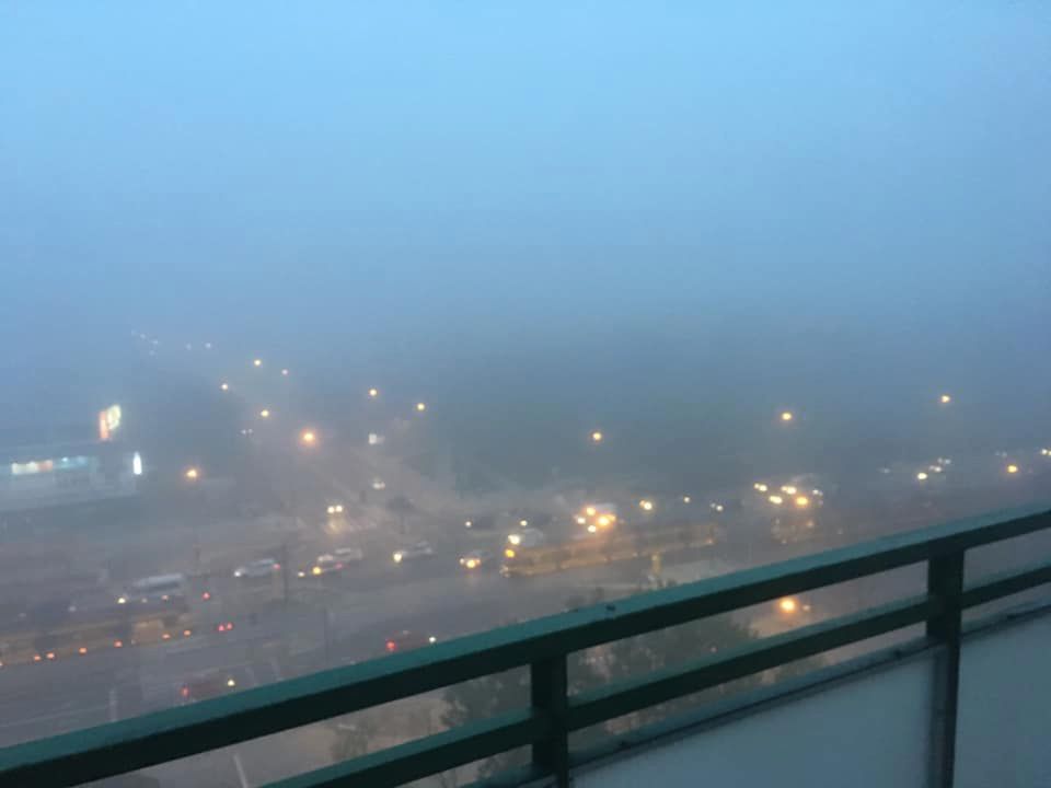 Pogoda. Gęste mgły na drogach. Ostrzeżenia IMGW