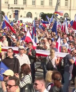 W sobotę marsze i protesty w Warszawie. Swoje trasy zmienią autobusy i tramwaje