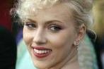 Scarlett Johansson: Zanim się zbliży już od niego ucieka