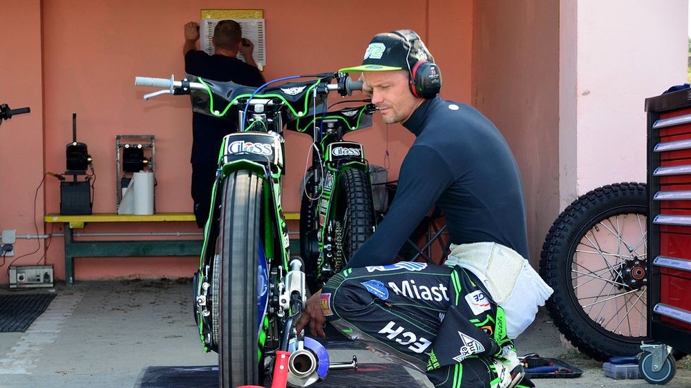 Zdjęcie okładkowe artykułu: WP SportoweFakty / Weronika Waresiak / Damian Baliński szykuje się do jazdy.