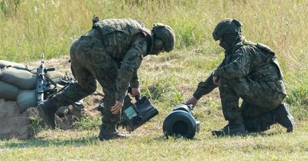 NATO kupiło 100 tys. par polskich butów. Wojas skasował sojusz na 24 mln zł