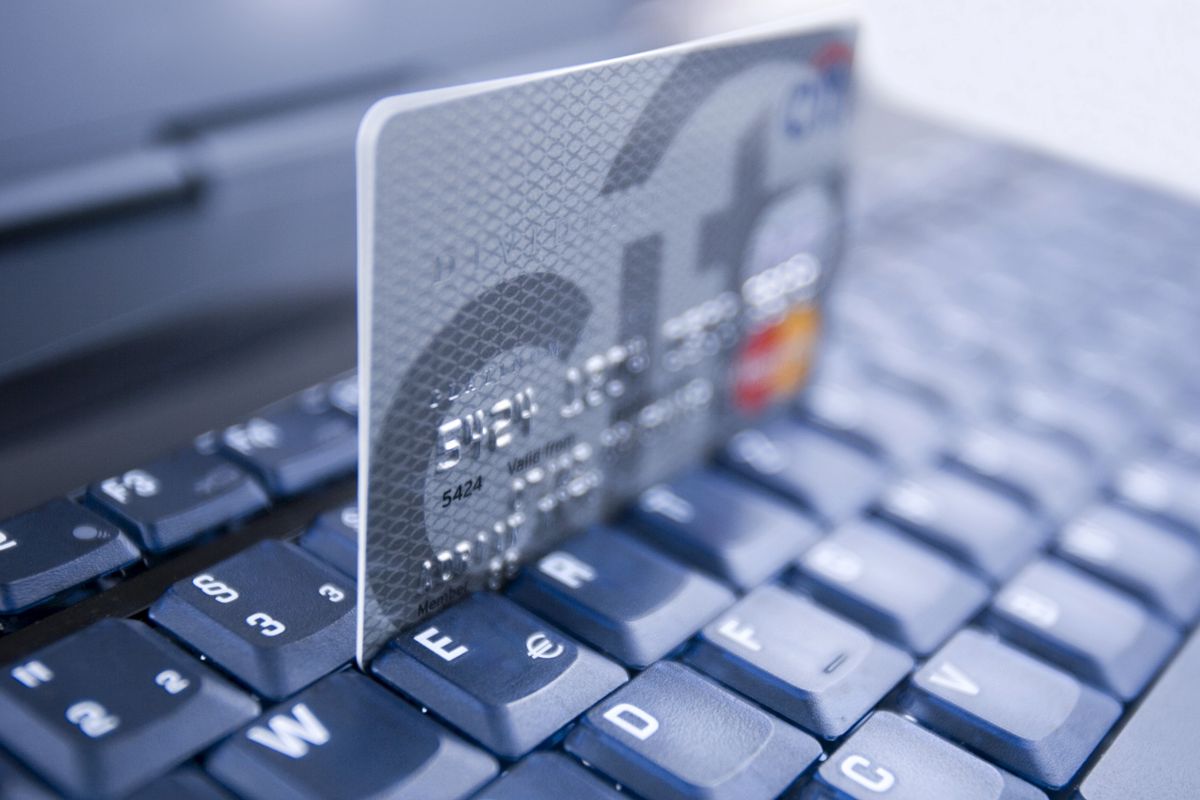 Kaspersky: klienci banków na celowniku cyberprzestępców, Stuxnet nadal infekuje