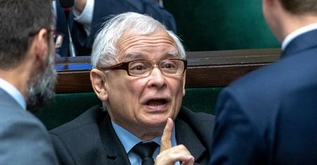 Kaczyński: gdy w grę wchodzi żywotny interes Polski, Tusk jest przeciw