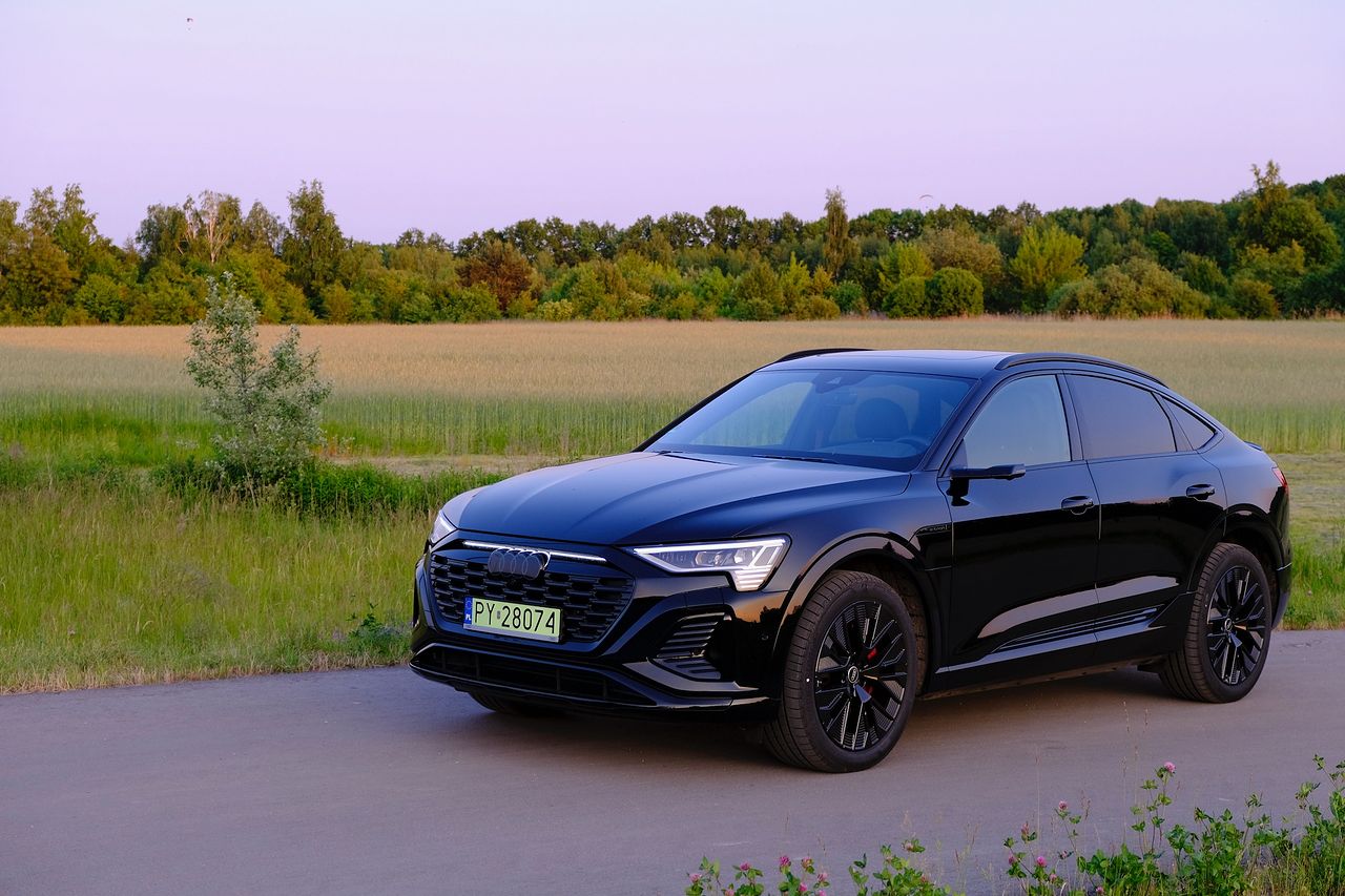 Test: Audi Q8 Sportback e-tron 55 quattro – 600 km zasięgu w teorii. Czyli w praktyce...