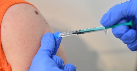 Koronawirus. Ekspert: jest krytycznie, ale widać nadzieję