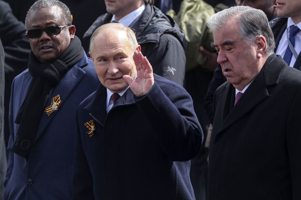 Putin's Subdued Victory Day: A lone tank rolls through Red Square