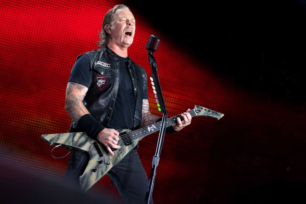 Metallica walczy z koronawirusm. Pomagają jej psy 