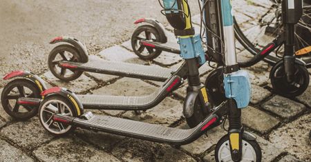 Pomorskie. 27-latek kradł akumulatory z hulajnóg elektrycznych