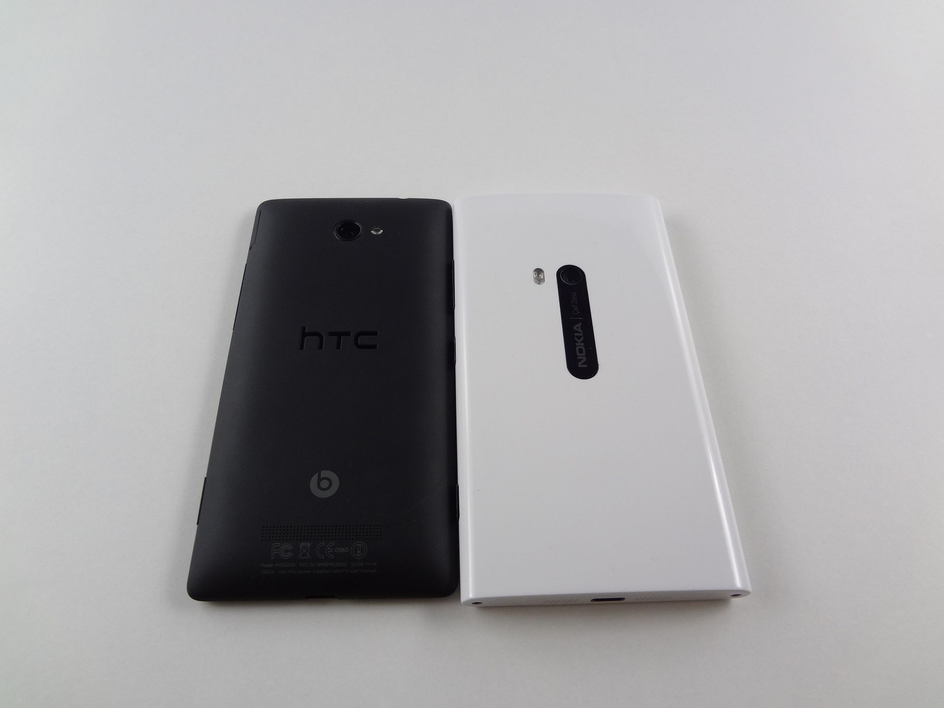 Windows Phone 8X by HTC - styl i elegancja w pełnej krasie [test] 2