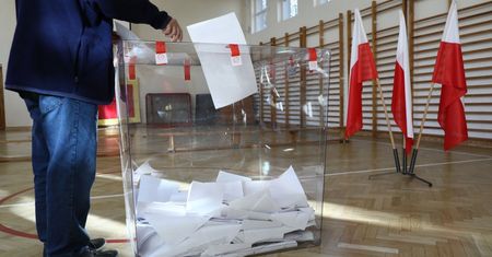 Miały być ułatwienia, jest chaos. Wyborcy dopisujący się do list dostali nie swoje dokumenty