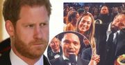 Grammy 2023. Książę Harry bezlitośnie wyśmiany na gali. Prowadzący zakpił z jego intymnych zwierzeń. J.Lo i Ben Affleck pękali ze śmiechu