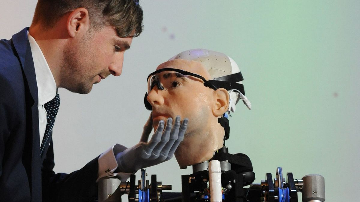 Nadchodzi bioniczny człowiek 1