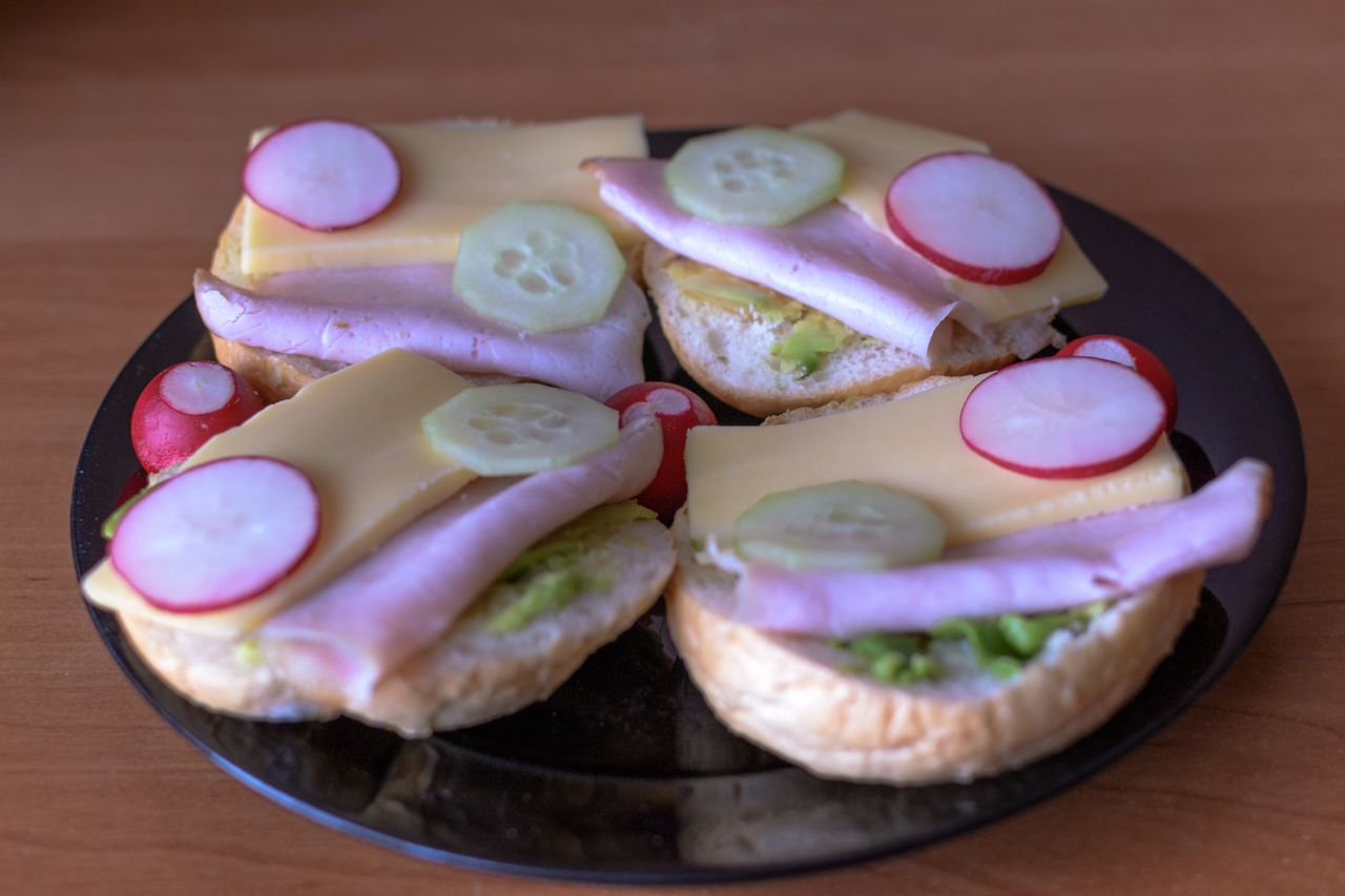 Po takim śniadaniu cukier wystrzeli jak rakieta. Wystarczy drobna zmiana, by tego uniknąć