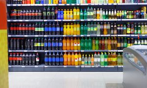 Wycofują partię napoju ze sklepów. "Piekący, gorzkawy smak"