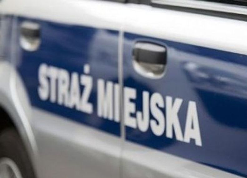 Śmierć mężczyzny na posterunku straży miejskiej w Łomiankach
