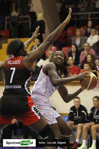 Tina Charles zdobyła w Moskwie 22 "oczka", ale team przegrał znacząco