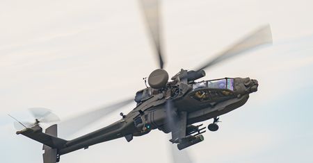 Po raz pierwszy w Europie. Nowa broń Apache’a na polskim poligonie