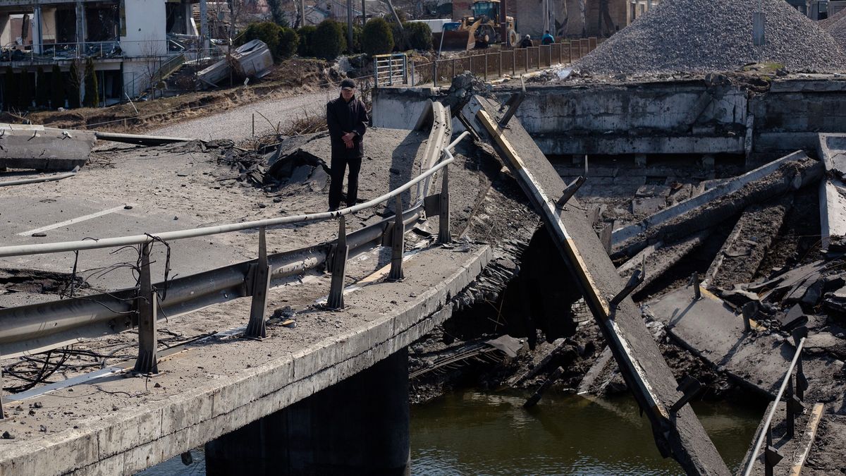 Zdjęcie okładkowe artykułu: Getty Images / Anastasia Vlasova / Na zdjęciu: zniszczenia w Irpieniu