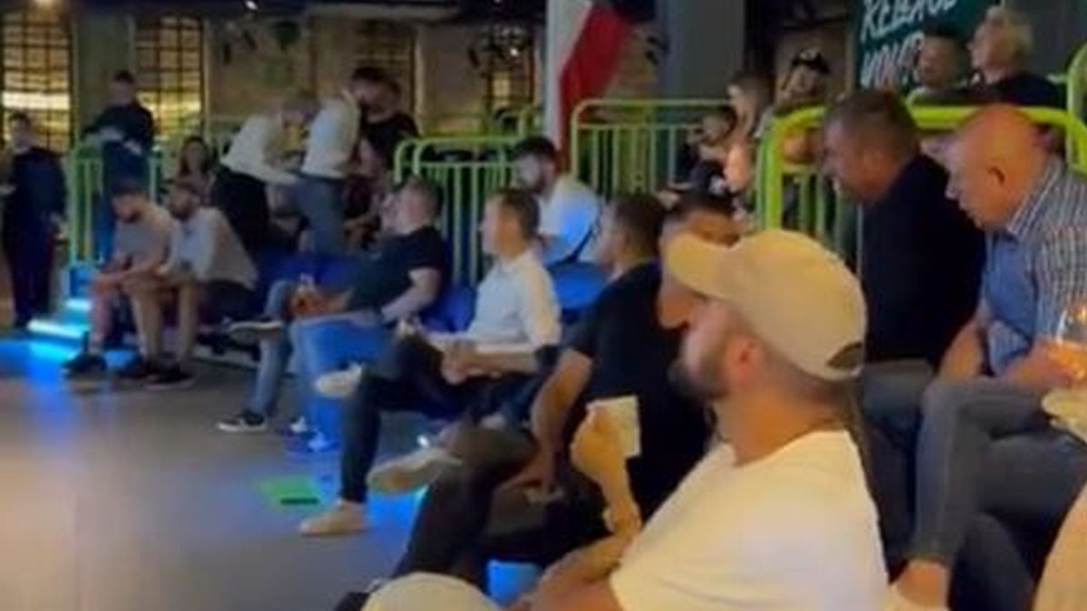 Tak kibice oglądają mecz Barcelony w restauracji Roberta Lewandowskiego